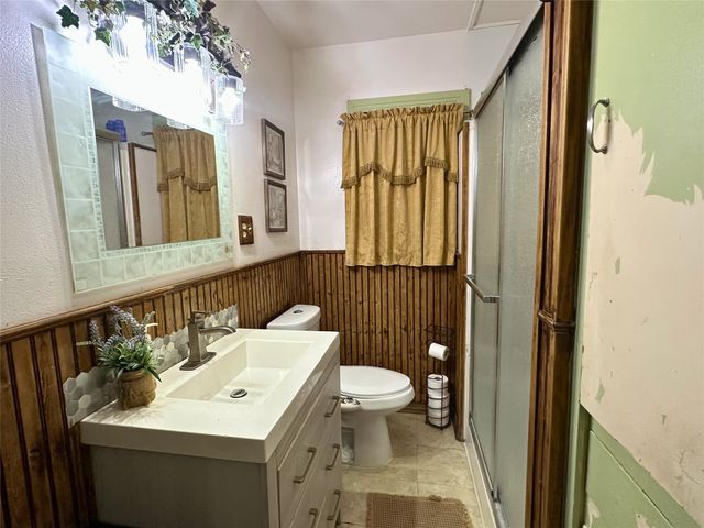 1832 E Polk, Paris, TX 75460