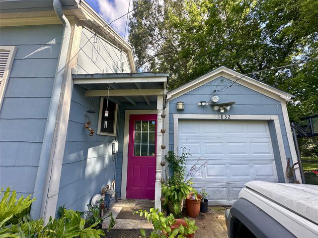 1832 E Polk, Paris, TX 75460