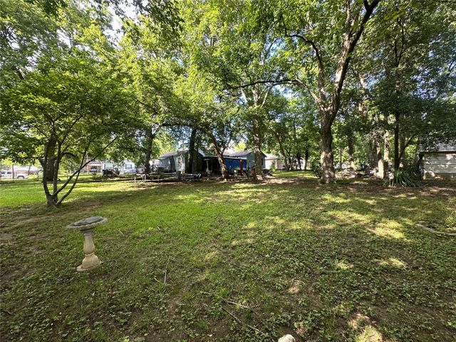 1832 E Polk, Paris, TX 75460