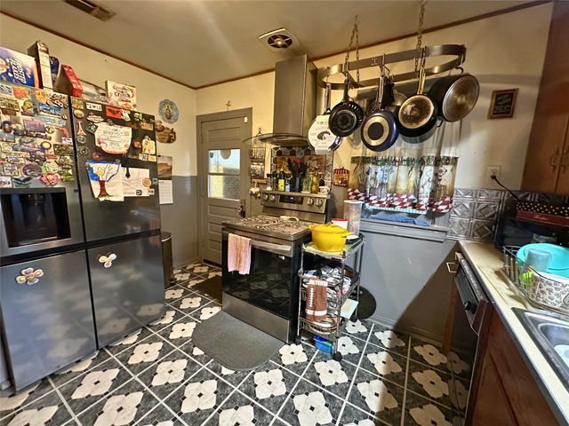 1832 E Polk, Paris, TX 75460
