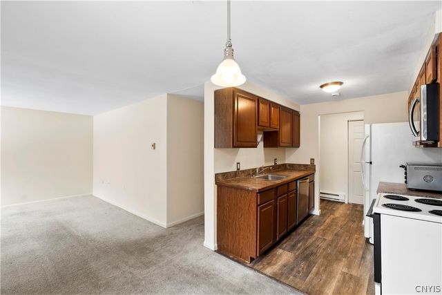 240 Watertree Drive, Dewitt, NY 13057