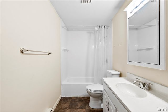 240 Watertree Drive, Dewitt, NY 13057