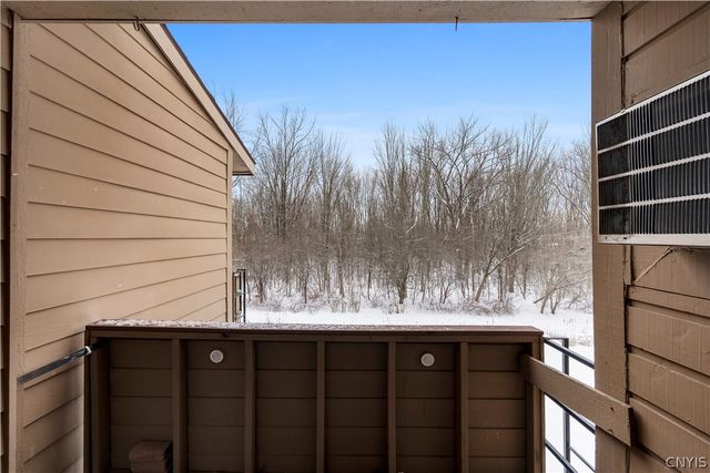 240 Watertree Drive, Dewitt, NY 13057