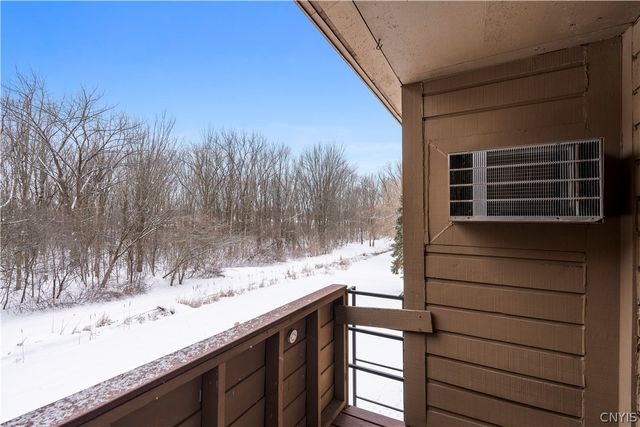 240 Watertree Drive, Dewitt, NY 13057