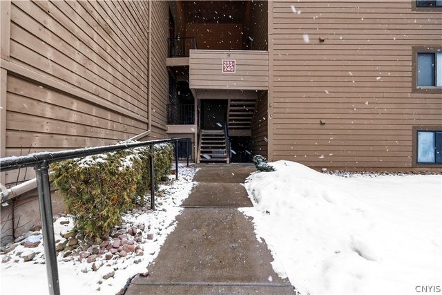 240 Watertree Drive, Dewitt, NY 13057