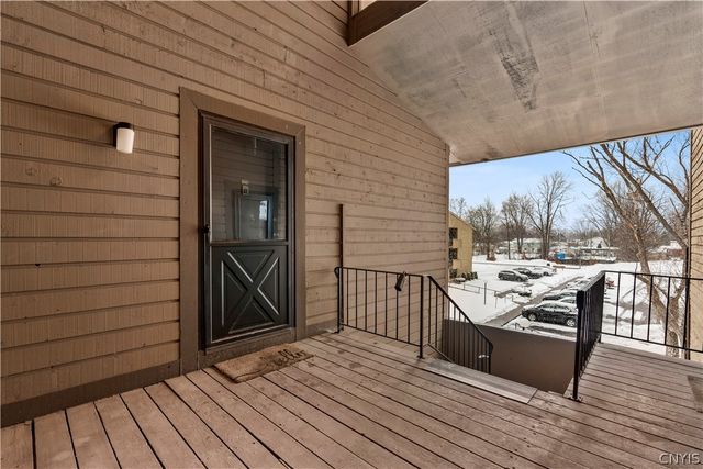 240 Watertree Drive, Dewitt, NY 13057