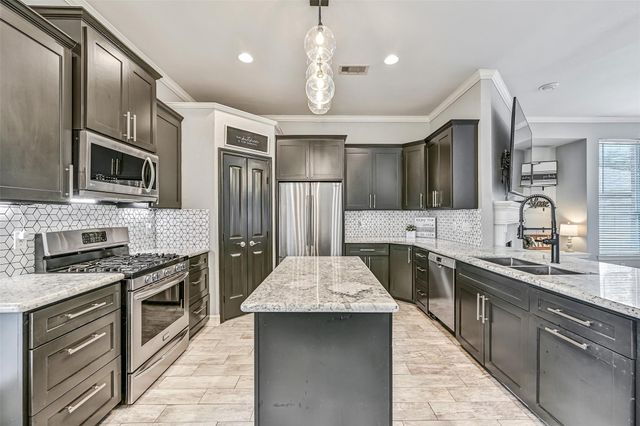 221 River Basin Lane, Dickinson, TX 77539