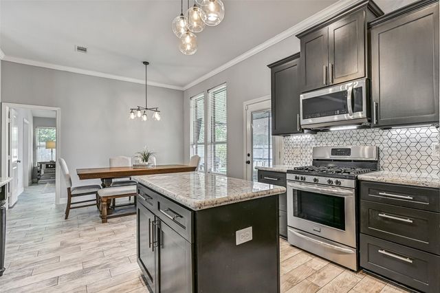 221 River Basin Lane, Dickinson, TX 77539