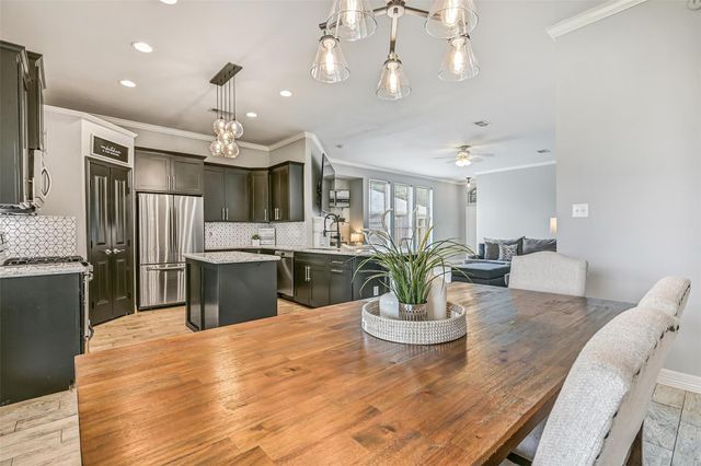 221 River Basin Lane, Dickinson, TX 77539