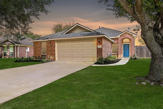 221 River Basin Lane, Dickinson, TX 77539