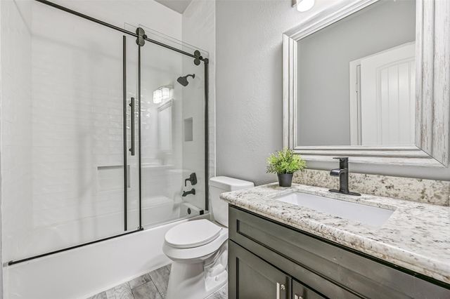 221 River Basin Lane, Dickinson, TX 77539