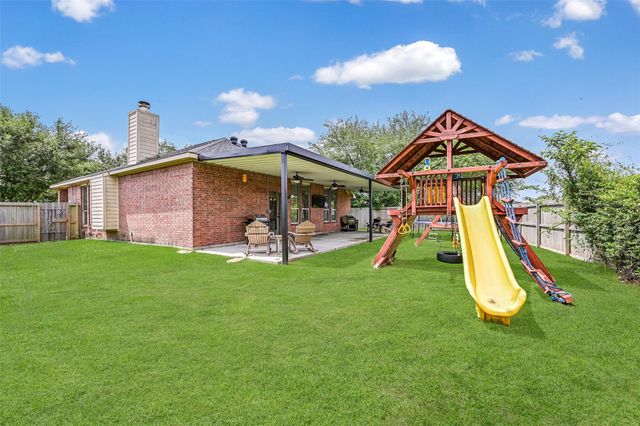 221 River Basin Lane, Dickinson, TX 77539