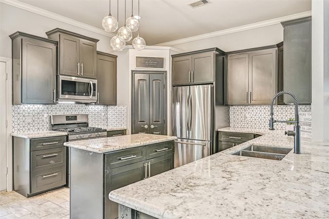 221 River Basin Lane, Dickinson, TX 77539