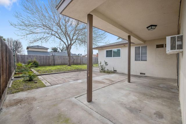 692 W Gettysburg Avenue, Clovis, CA 93612