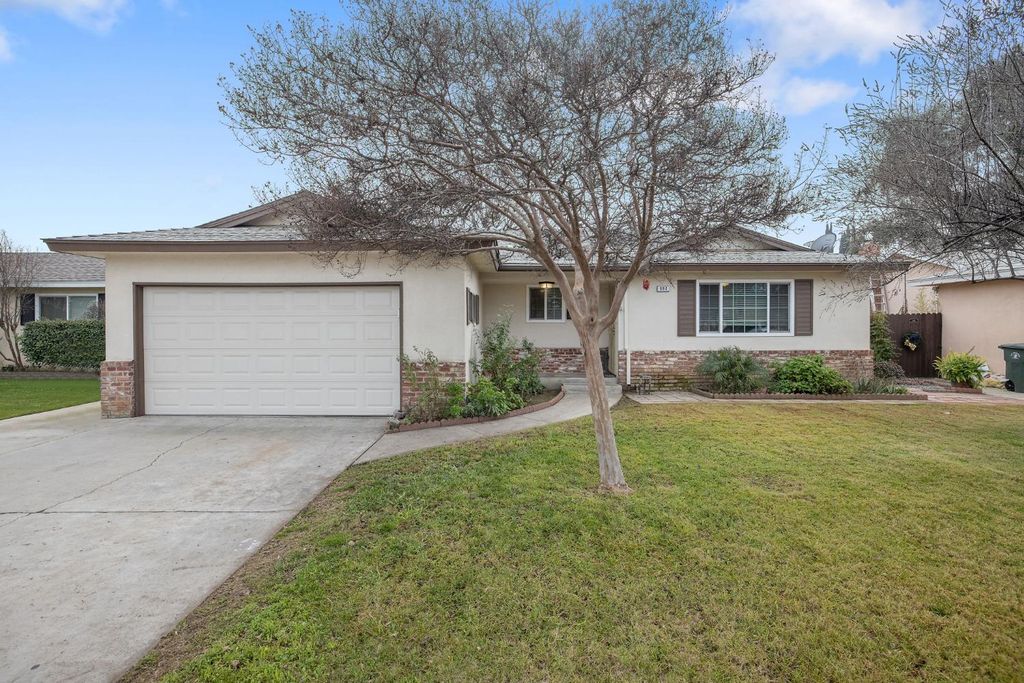Image 1 of property listing at 692 W Gettysburg Avenue, Clovis, CA 93612