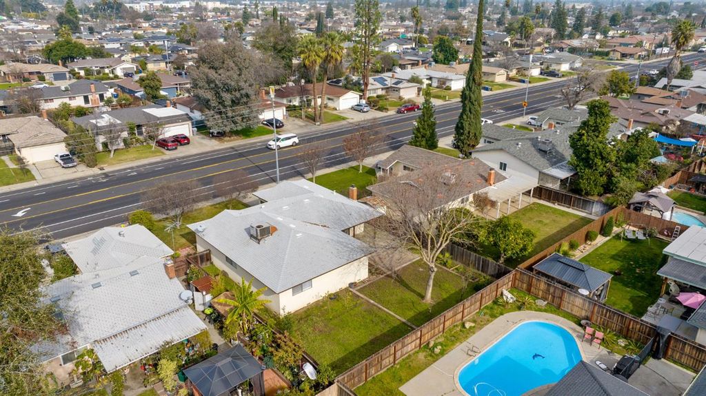 Image 35 of property listing at 692 W Gettysburg Avenue, Clovis, CA 93612
