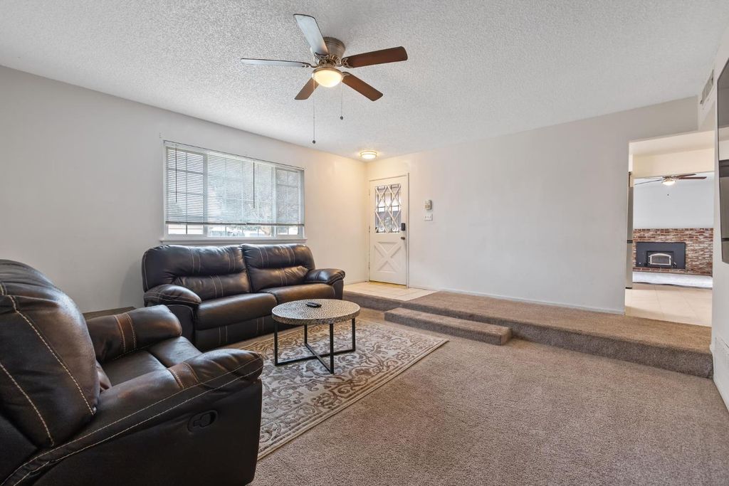 Image 8 of property listing at 692 W Gettysburg Avenue, Clovis, CA 93612