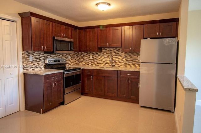 1861 NW 59th Way, Sunrise, FL 33313