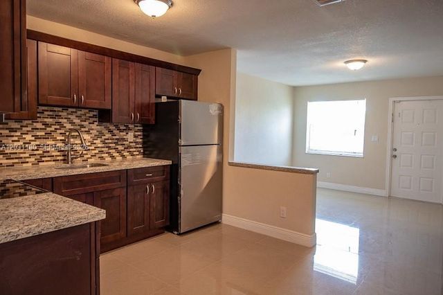 1861 NW 59th Way, Sunrise, FL 33313