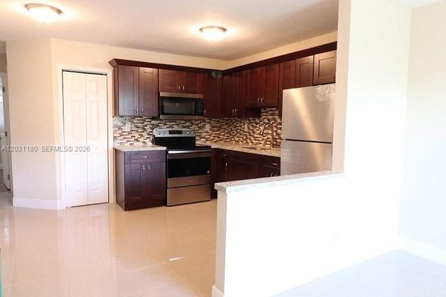 1861 NW 59th Way, Sunrise, FL 33313