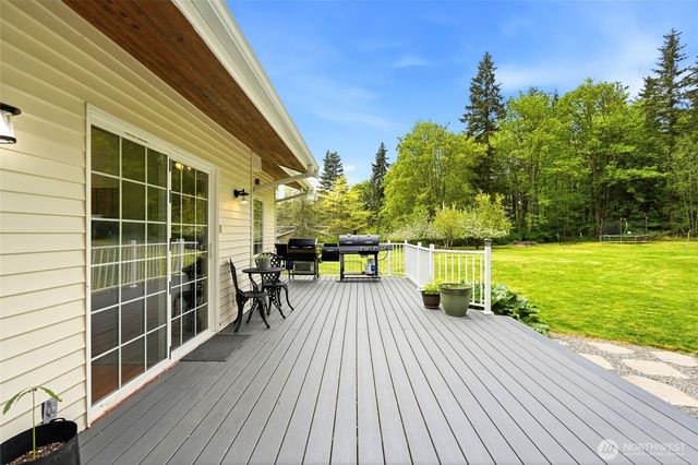 135 Hosanna Way, Camano Island, WA 98282