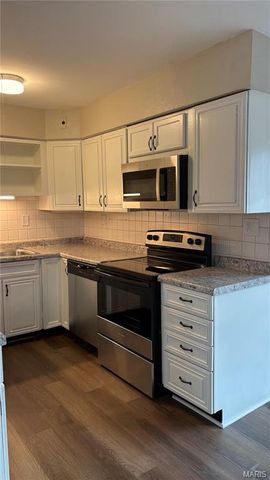 1072 Prigge Road, St Louis, MO 63138