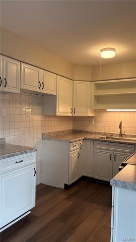 1072 Prigge Road, St Louis, MO 63138