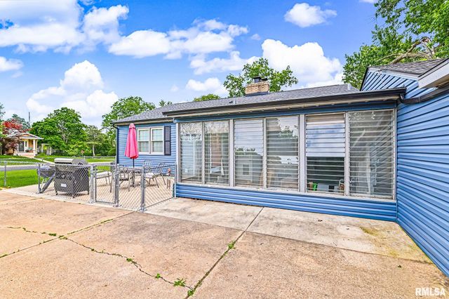 4211 N BROOKMONT Road, Peoria, IL 61614