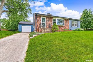 4211 N BROOKMONT Road, Peoria, IL 61614