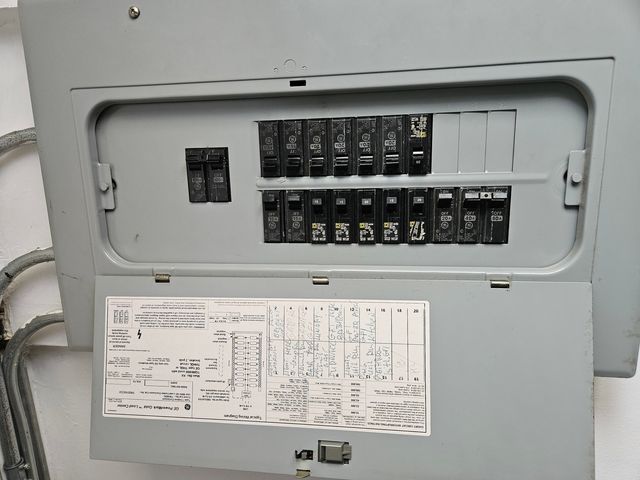 2340 Harvey Avenue, Berwyn, IL 60402