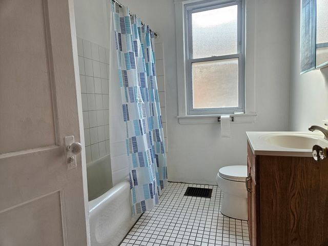 2340 Harvey Avenue, Berwyn, IL 60402