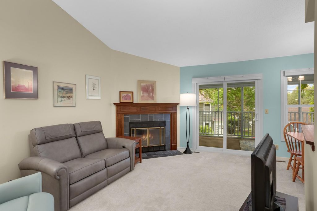 10945 Quebec Avenue S 13, Bloomington, MN 55438 — photo 3