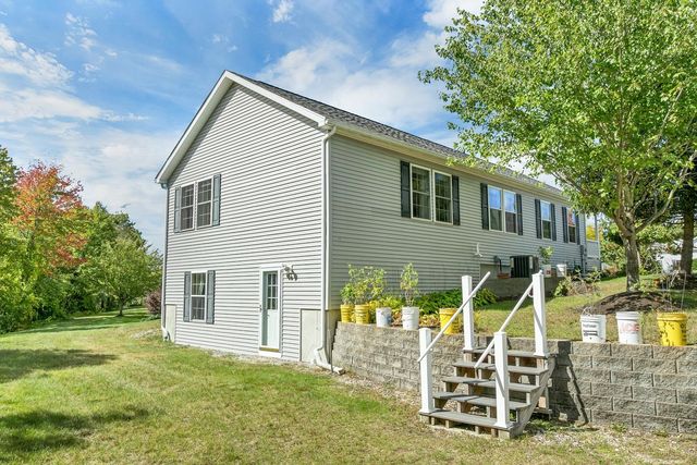 63 Sagewood Circle, Hooksett, NH 03106