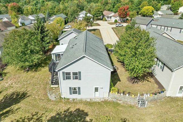 63 Sagewood Circle, Hooksett, NH 03106