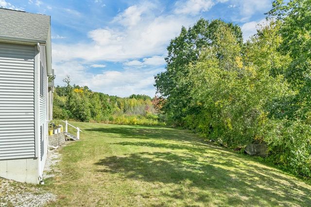 63 Sagewood Circle, Hooksett, NH 03106