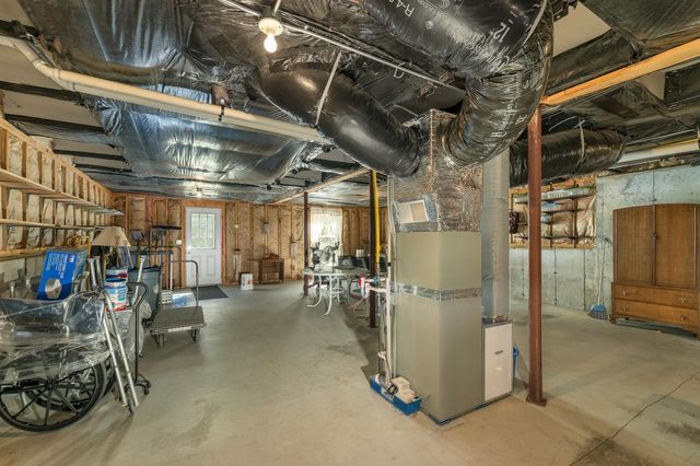 63 Sagewood Circle, Hooksett, NH 03106