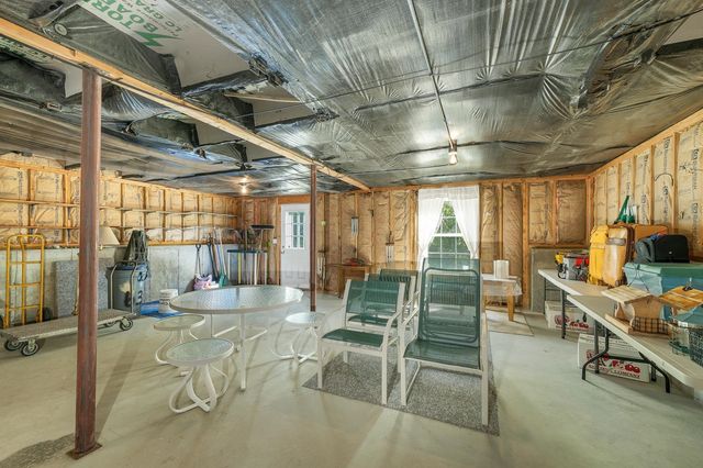 63 Sagewood Circle, Hooksett, NH 03106