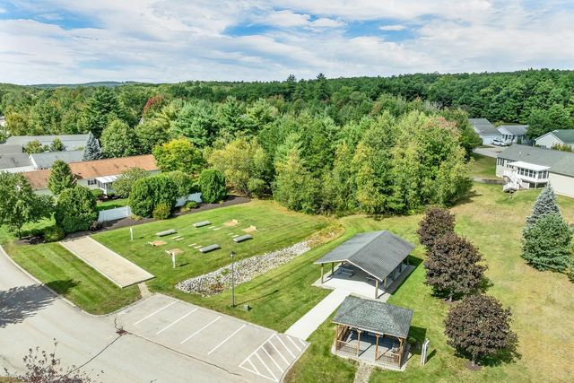 63 Sagewood Circle, Hooksett, NH 03106