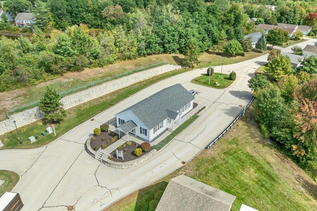 63 Sagewood Circle, Hooksett, NH 03106