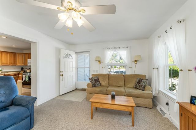 63 Sagewood Circle, Hooksett, NH 03106