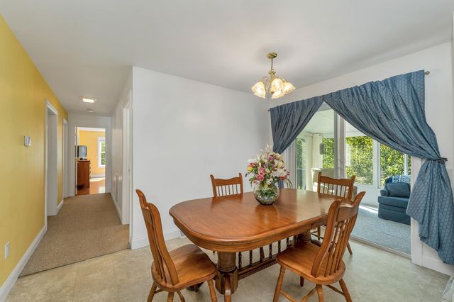 63 Sagewood Circle, Hooksett, NH 03106