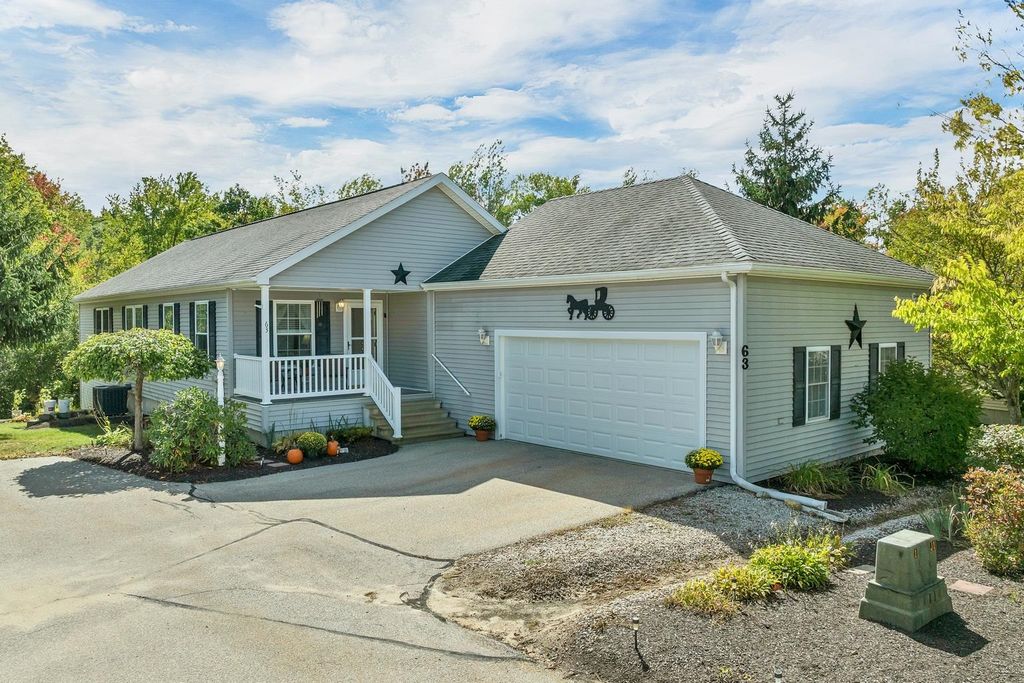 63 Sagewood Circle, Hooksett, NH 03106