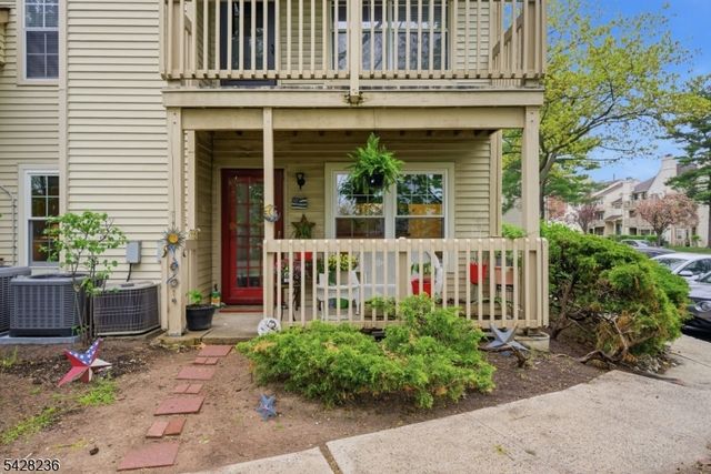 3 Juniper Ct 123, Clifton City, NJ 07014