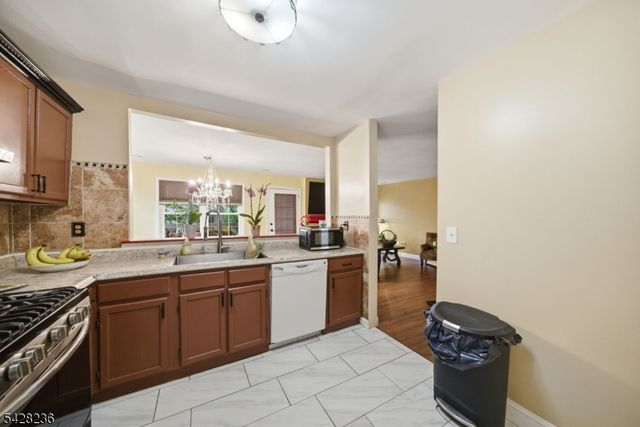 3 Juniper Ct 123, Clifton City, NJ 07014