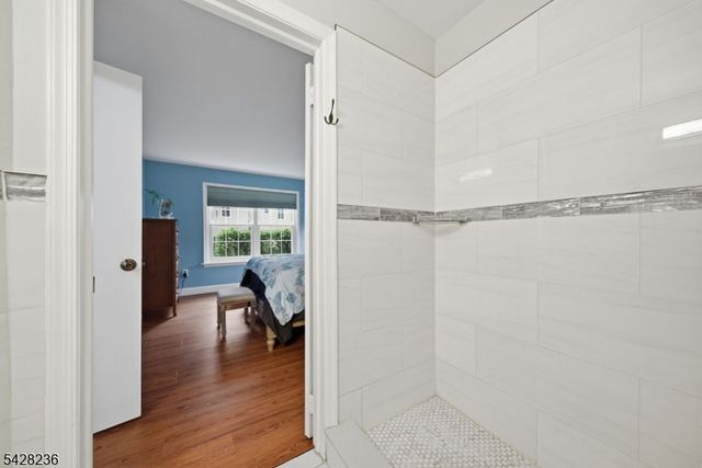 3 Juniper Ct 123, Clifton City, NJ 07014