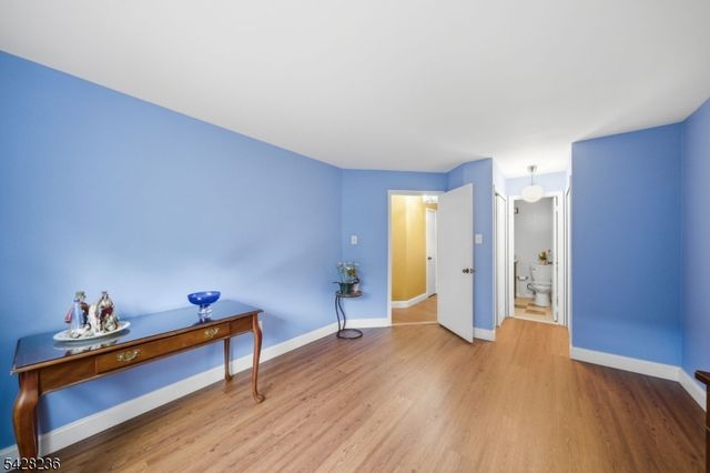 3 Juniper Ct 123, Clifton City, NJ 07014