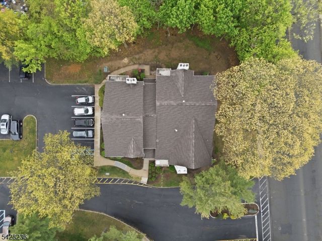 3 Juniper Ct 123, Clifton City, NJ 07014