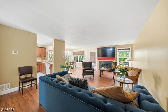 3 Juniper Ct 123, Clifton City, NJ 07014