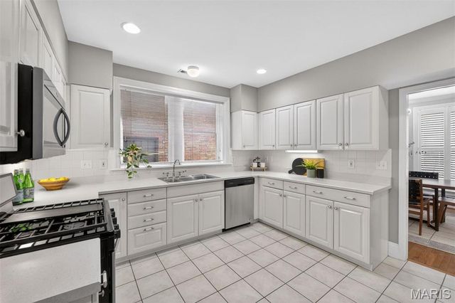 7542 Wydown Boulevard A, Clayton, MO 63105