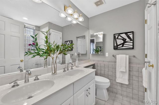 7542 Wydown Boulevard A, Clayton, MO 63105